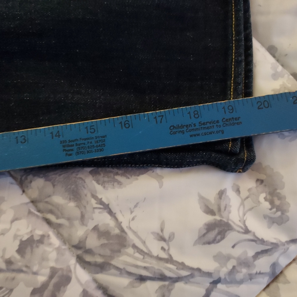 J Crew  Cropped  Jeans - Picture 5 of 6